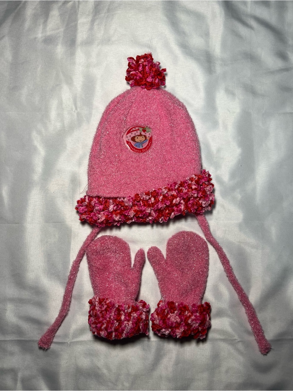 Vintage 2004 Strawberry Shortcake Hat & Mittens Set Pink Red Beanie Rare Youth - Picture 1 of 5
